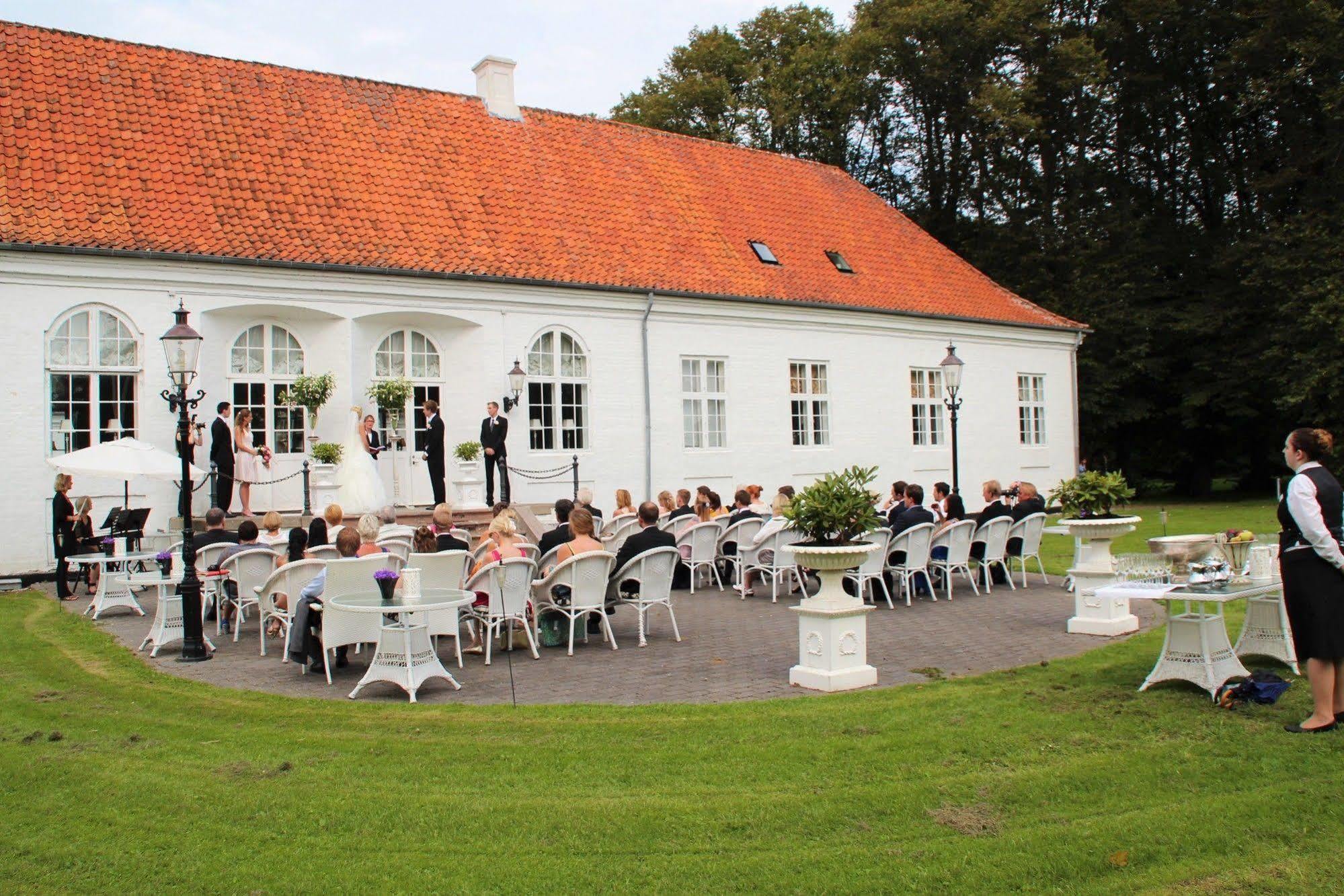 Store Restrup Manor House Extérieur photo